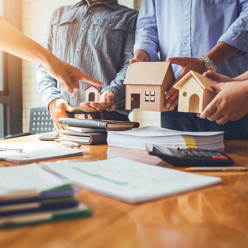 What Role Does a Commercial Mortgage Broker Play in Securing Financing For Businesses in Toronto